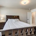 Modern Aurora Home 17 Mi To Downtown Denver!